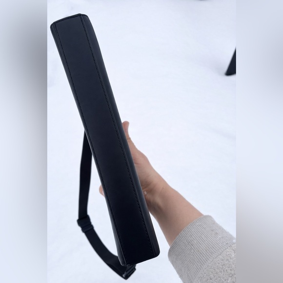 𝘾𝙤𝙖𝙘𝙝 𝙇𝙚𝙖𝙩𝙝𝙚𝙧 𝘾𝙧𝙤𝙨𝙨𝙗𝙤𝙙𝙮 - Picture 5 of 8